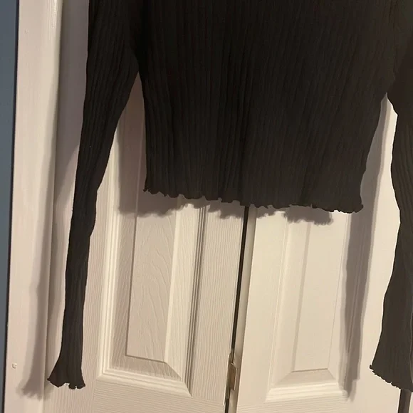 NWOT Aeropostale long sleeve shrunken tee in black size Medium - Picture 4 of 8